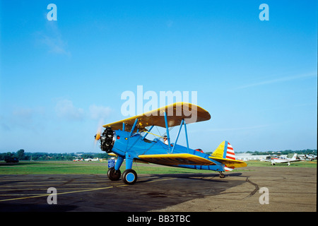 Boelng Stearman PT-17 Doppeldecker bietet Fahrten auf der CAF-Air-Show in St. Paul, Minnesota Stockfoto