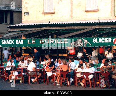 Restaurant Le Ziel an der Hafen von Saint Tropez Süden von Frankreich EU FR FRA Frankreich Provence Alpes Côte d Azur Departement Var Stockfoto