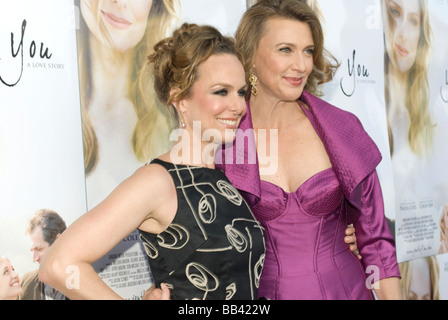 'Du' premiere--Melora Hardin & Brenda Strong Stockfoto