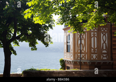 Comer See Küste Blick aus den Gärten der Villa d ' Este-Luxus-Hotel in Cernobbio, Comer See Stockfoto