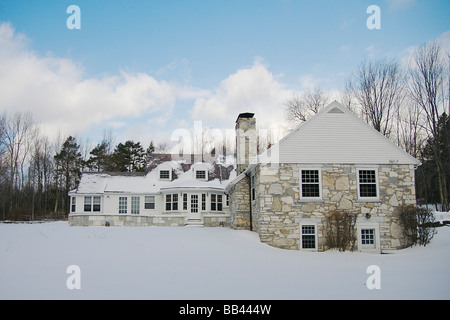 Nordamerika, USA, Vermont, Dorset. Ein altes Marmor Haus im Schnee Stockfoto