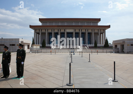 Das Mao Mausoleum ist am Tiananmen-Platz in Peking gesehen. Stockfoto