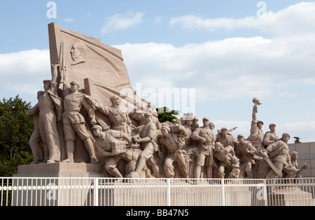 Eine Statue, die Menschen sieht man im Platz des himmlischen Friedens in Peking, China Stockfoto