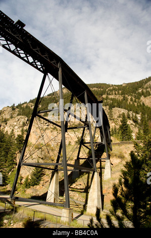 Colorado Georgetown Loop Railroad aus Silber Plume nach Georgetown. Ansichten aus dem Zug des Teufels Tor High Bridge Stockfoto