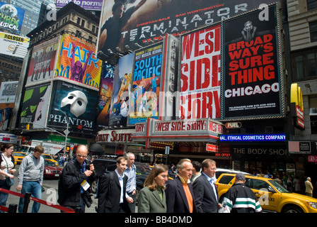 Werbetafeln auf dem Times Square, Broadway-Shows Werbung Stockfoto