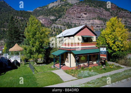 Colorado, uns Hwy 550 (aka Million Dollar Highway), Ouray. Typische Häuser in den historischen Bergbau Stadt Ouray. Stockfoto