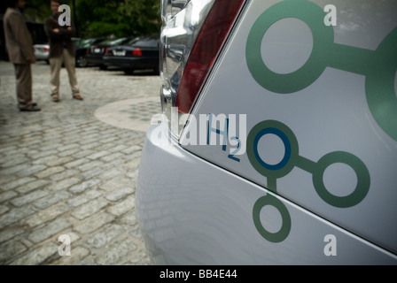 General Motors zeigt Chevrolet Equinox-Wasserstoff-Brennstoffzellen-Fahrzeuge in NY City Hall Stockfoto