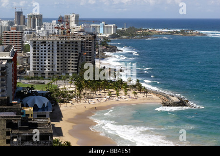 High Angle View of Bereich Condado mit hohen Hochhäuser und Strand San Juan Puerto Rico Stockfoto