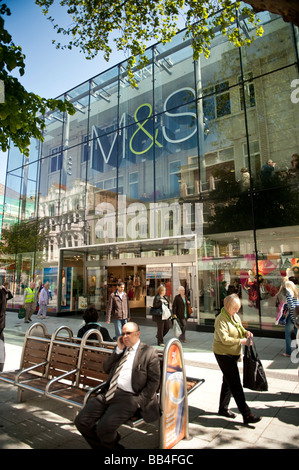 Marks &amp; Spencer speichern Cardiff City Centre Wales Großbritannien Stockfoto