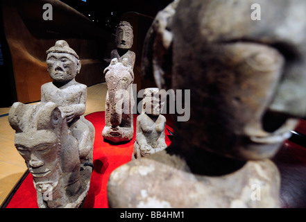 Im Inneren des Quai Branly Museum (MQB) ein neues Museum für Kunst aus indigenen Kulturen; Das Hotel liegt in Paris, Frankreich. Stockfoto