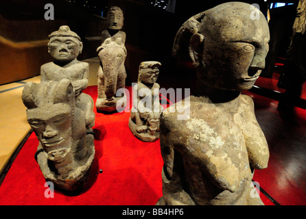 Im Inneren des Quai Branly Museum (MQB) ein neues Museum für Kunst aus indigenen Kulturen; Das Hotel liegt in Paris, Frankreich. Stockfoto