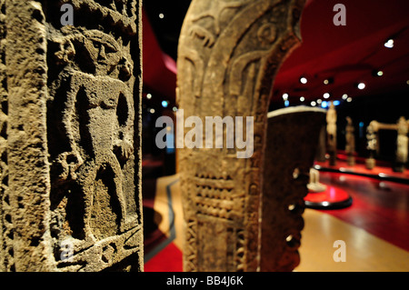 Im Inneren des Quai Branly Museum (MQB) ein neues Museum für Kunst aus indigenen Kulturen; Das Hotel liegt in Paris, Frankreich. Stockfoto