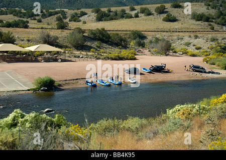 Colorado, Canon City, Royal Gorge Eisenbahn. Ansichten aus dem Zug, River-rafting entlang des Arkansas River. Stockfoto