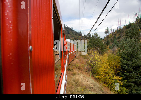 Colorado, Colorado Springs, Manitou Springs. Pikes Peak Cog Railway. Ansichten aus dem Zug. Eigentum freigegeben. Stockfoto