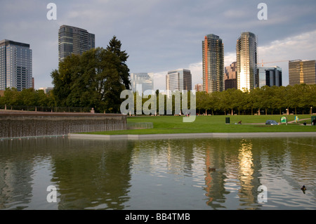 USA, Washington, Bellevue. Skyline von Downtown Park. Stockfoto