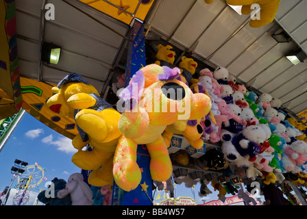 Jährliche Strawberry Festival Plant City Florida gefüllte Tier Spielpreise entlang der midway Stockfoto