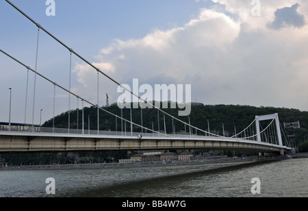 Die Elisabethbrücke, Budapest Ungarn Stockfoto