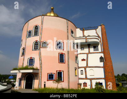 Exzentrischer Architektur des Rogner Thermal Spa und Hotel, entworfen von Friedensreich Hundertwasser in Bad Blumau, Österreich Stockfoto