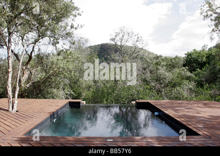 Einer der neun Räume in Eagle Crag Lodge in Shamwari Game Reserve in Südafrika Stockfoto