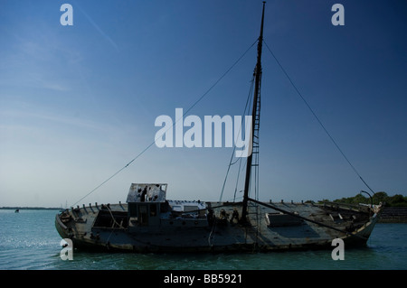 Große Schiffswrack in Portsmouth Gewässer verlassen Stockfoto