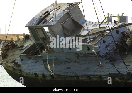 Große Schiffswrack in Portsmouth Gewässer verlassen Stockfoto