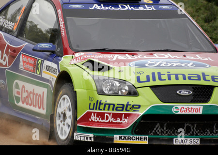 Mikko Hirvonen und Jarmo Lehtinen fahren einen Ford Focus bei den sardischen Rallye Weltmeisterschaft 2008 Stockfoto