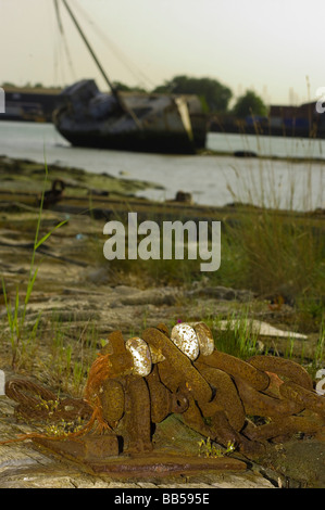 Große Schiffswrack in Portsmouth Gewässer verlassen Stockfoto