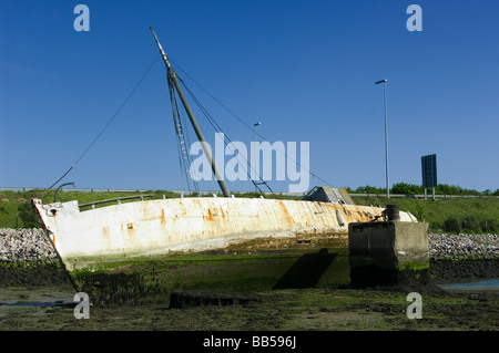 Große Schiffswrack in Portsmouth Gewässer verlassen Stockfoto