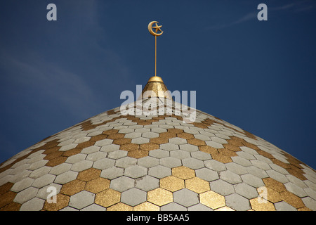 goldene Kuppel der Sabah State Moschee in Kota Kinabalu Sabah Borneo Malaysia Stockfoto