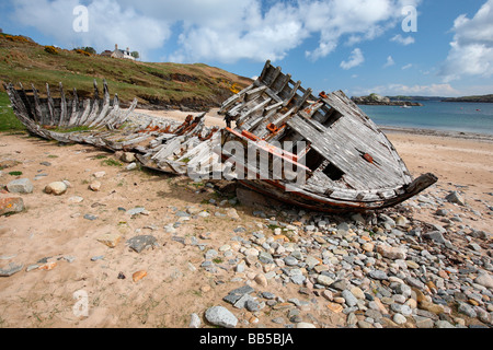 Reste von einem alten Holzboot auf die Ufer der Talmine-Bucht in der Nähe von Kyle of Tongue Sutherland nördlichen Schottland Großbritannien UK Stockfoto