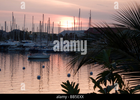 Sonnenuntergang über Simpson Bay Lagune Marigot Französisch Saint Martin Stockfoto