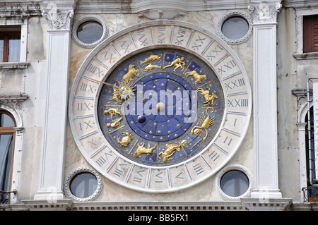 Markusplatz Clocktower, San Marco Square, Venedig, Provinz Venedig, Veneto Region, Italien Stockfoto