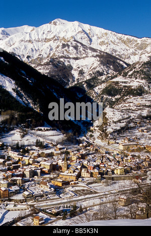 Das malerische Dorf von Saint Etienne-de-Tinée im Mercantour Nationalpark Stockfoto