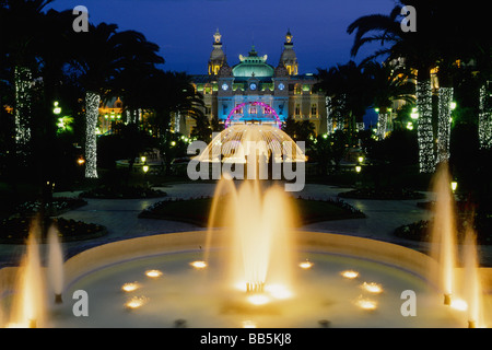 Dekoration in der Weihnachtszeit auf dem Platz des Palazzo Casino in Monaco Stockfoto