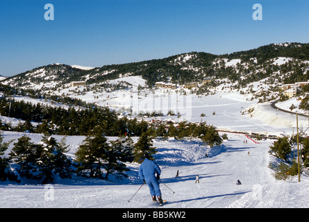 Die Skistation von Greoliere Les Neiges ist nur 30 Meilen von der Küste entfernt. Stockfoto