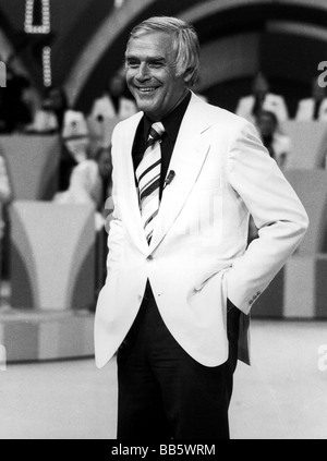 Fuchsberger, Joachim, 11.3.1927 - 11.9.2014, deutscher Schauspieler, halbe Länge, TV-Gastgeber, Quizsendung "auf los geht's los", ARD, Oktober 1984, Stockfoto