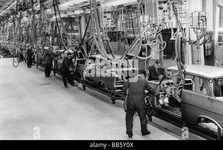 Industrie, Fahrzeugindustrie, Montagelinie im Opel-Werk, in der deutschen Stadt, 1962, Stockfoto