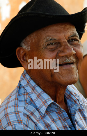 Lächelnd alten kubanischen Mann, Trinidad, Kuba Stockfoto