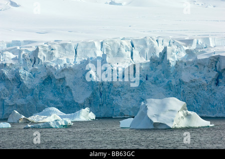 Kalbende Gletscher in der Antarktis Neumayer Kanal, antarktische Halbinsel Stockfoto