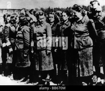 Nazismus/Nationalsozialismus, Verbrechen, Konzentrationslager, Bergen-Belsen, gefangengenommene weibliche Aufseher, 17.4.1945, Stockfoto