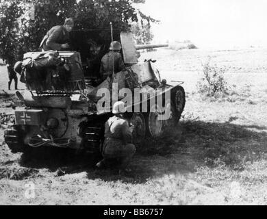 Ereignisse, Zweiter Weltkrieg / Zweiter Weltkrieg, Russland 1942 / 1943, deutscher Panzer-Destroyer 'Marder III' im Einsatz gegen sowjetischen Panzer, Sommer 1942, retuschiert Foto, Stockfoto