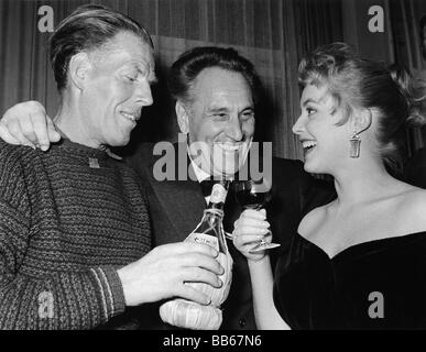 Trenker, Luis, 4.10.1892 - 12.4.1990, südtirolischer Schauspieler, Autor/Schriftsteller, Gruppenbild, mit Hans Jamnig und Marianne-Hold, ca. 1956, Stockfoto