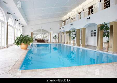 Swimming Pool im Spa Stockfoto