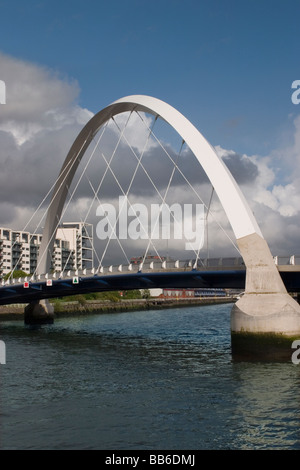 Schottland Glasgow Glocken Brücke über Fluss Clyde Stockfoto