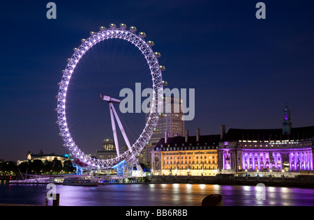 Das London Eye bei Nacht Stockfoto