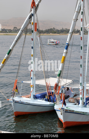 Luxor-Theben-Nil Ägypten Feluke Segelboot Kreuzfahrt Stockfoto