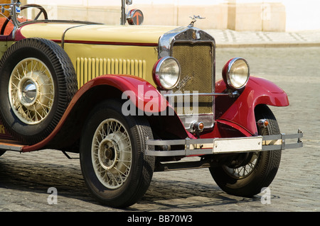 Detail der Vorderseite des klassischen Oldtimer hautnah Stockfoto