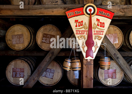 Aging-Bourbon-Fässern bei Makers Mark Kentucky Bourbon Brennerei, in der Nähe von Loretto, Kentucky Gegründet im Jahr 1953 von t.w. Samuels, Sr., Bo Stockfoto