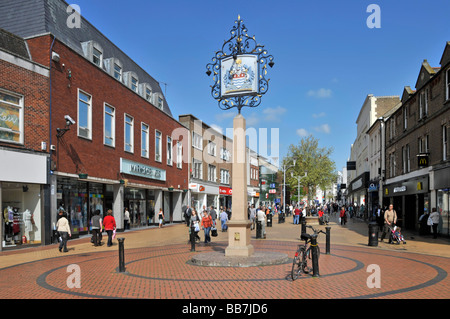 Chelmsford Stadtzentrum Beispiel der verkehrsberuhigten Einkaufsstraße hoch Stockfoto