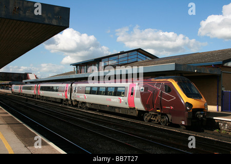 Cross Country Voyager Diesel Triebzug am Bahnhof Oxford Stockfoto